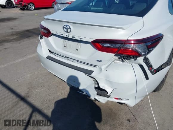 ✅ 2022 Toyota Camry SE • VIN: 4T1G11AK4NU033533 • Lot: 43401330. Listed on IAAI with 45,844 mi. Free auction sales archive from the USA and detailed vehicle history report at DreamBid. Image 6.