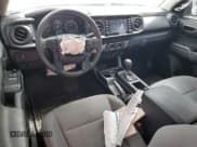 ✅ 2022 Toyota Tacoma SR • VIN: 3TYRX5GN6NT061010 • Lot: 59031405. Wystawiony na Copart z przebiegiem 55 704 mil. Bezpłatny archiwum sprzedaży aukcyjnych z USA i szczegółowy raport historii pojazdu na DreamBid. Zdjęcie 8.