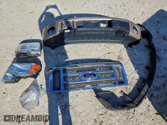 ✅ 2011 Ford F-150 Lariat • VIN: 1FTFW1EF9BFC37775 • Lot: 93996485. Wystawiony na Copart z przebiegiem 273 797 mil. Bezpłatny archiwum sprzedaży aukcyjnych z USA i szczegółowy raport historii pojazdu na DreamBid. Zdjęcie 12.