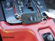 ✅ 1999 Mercedes-Benz SLK 230/320 • VIN: WDBKK47F5XF128146 • Lot: 41808626. Wystawiony na IAAI z przebiegiem 216 133 mil. Bezpłatny archiwum sprzedaży aukcyjnych z USA i szczegółowy raport historii pojazdu na DreamBid. Zdjęcie 11.