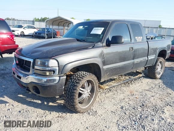 ✅ 2003 GMC Sierra 1500 SLE • VIN: 2GTEC19V131195892 • Лот: 42050959. Опубликован ранее на IAAI с пробегом 234 774 миль. Бесплатный доступ к архиву аукционных продаж из США и подробный отчёт об истории автомобиля на DreamBid. Изображение 17.