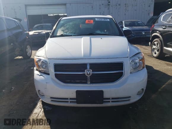 ✅ 2011 Dodge Caliber Mainstreet • VIN: 1B3CB3HA2BD215110 • Лот: 73291364. Опубликован ранее на Copart с пробегом 200 024 миль. Бесплатный доступ к архиву аукционных продаж из США и подробный отчёт об истории автомобиля на DreamBid. Изображение 5.