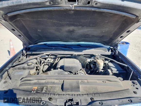 ✅ 2018 Chevrolet Silverado 2500HD LT • VIN: 1GC1KVEG4JF137569 • Lot: 92536585. Listed on Copart with 101,577 mi. Free auction sales archive from the USA and detailed vehicle history report at DreamBid. Image 11.