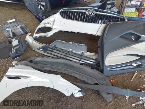 ✅ 2020 Buick Enclave Essence • VIN: 5GAERBKW2LJ288029 • Lot: 43395453. Listed on IAAI with 77,343 mi. Free auction sales archive from the USA and detailed vehicle history report at DreamBid. Image 12.