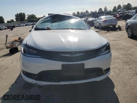 ✅ 2016 Chrysler 200 S • VIN: 1C3CCCBG2GN121128 • Lot: 71313135. Wystawiony na Copart z przebiegiem 86 292 mil. Bezpłatny archiwum sprzedaży aukcyjnych z USA i szczegółowy raport historii pojazdu na DreamBid. Zdjęcie 5.