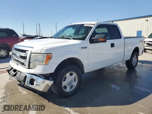 ✅ 2013 Ford F-150 XL • VIN: 1FTEX1EMXDFD82950 • Lot: 89626925. Listed on Copart with 254,135 mi. Free auction sales archive from the USA and detailed vehicle history report at DreamBid. Image 1.