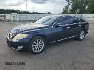 ✅ 2010 Lexus LS 460 • VIN: JTHCL5EF1A5005452 • Lot: 81785335. Wystawiony na Copart z przebiegiem Nie podano. Bezpłatny archiwum sprzedaży aukcyjnych z USA i szczegółowy raport historii pojazdu na DreamBid. Zdjęcie 1.