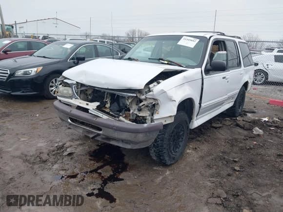 ✅ 1997 Ford Explorer XL • VIN: 1FMDU34E3VUB50631 • Лот: 41549892. Опубликован ранее на IAAI с пробегом 273 839 миль. Бесплатный доступ к архиву аукционных продаж из США и подробный отчёт об истории автомобиля на DreamBid. Изображение 2.