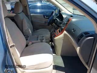 2007 Hyundai Entourage GLS z VIN KNDMC233976038019, wystawiony jako IAAI lot #42544133 z przebiegiem 201 986 mil mil oraz . Historia ofert i sprzedaży dostępna na DreamBid. Obrazek 5.