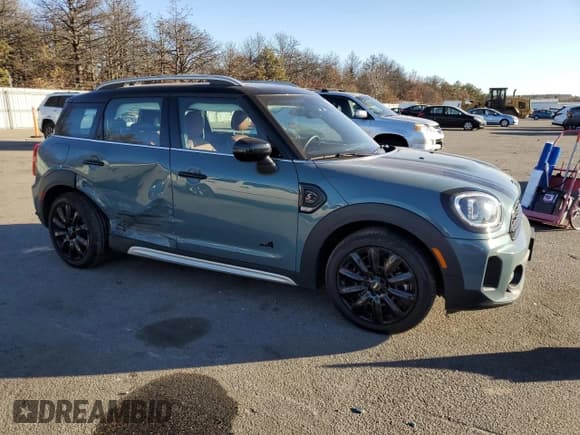 ✅ 2024 MINI Countryman Cooper S • VIN: WMZ83BR05R3S03356 • Lot: 79891744. Listed on Copart with 14,350 mi. Free auction sales archive from the USA and detailed vehicle history report at DreamBid. Image 4.