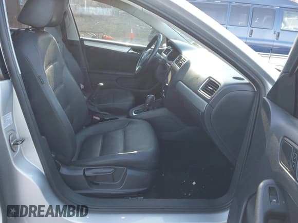 ✅ 2011 Volkswagen Jetta SEL • VIN: 3VWLZ7AJ1BM392342 • Lot: 43675264. Listed on IAAI with 183,001 mi. Free auction sales archive from the USA and detailed vehicle history report at DreamBid. Image 5.