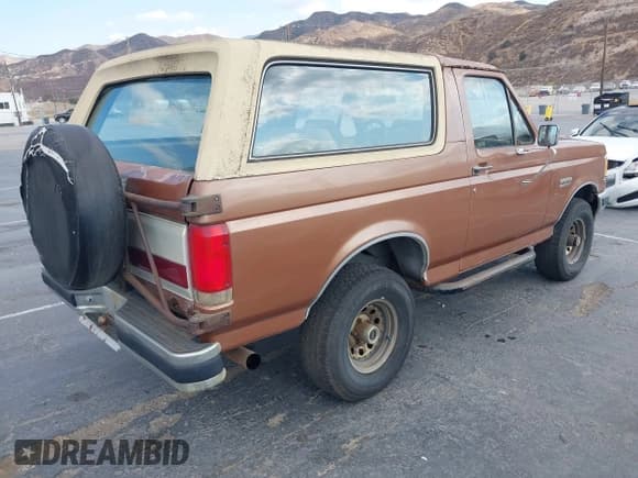 ✅ 1989 Ford Bronco Eddie Bauer • VIN: 1FMEU15N9KLA31278 • Lot: 43160740. Listed on IAAI with 21,208 mi. Free auction sales archive from the USA and detailed vehicle history report at DreamBid. Image 4.