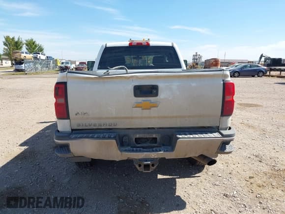 ✅ 2018 Chevrolet Silverado 2500HD Work Truck • VIN: 1GC1KUEG2JF111739 • Lot: 43212934. Listed on IAAI with Not provided. Free auction sales archive from the USA and detailed vehicle history report at DreamBid. Image 17.