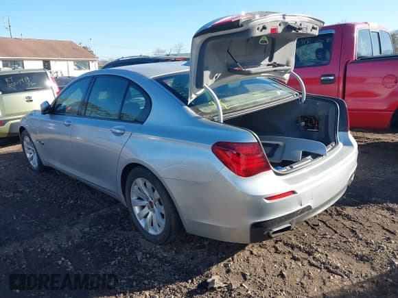 ✅ 2014 BMW 7 Series 740i • VIN: WBAYA6C54ED144450 • Лот: 41680060. Опубликован ранее на IAAI с пробегом Не указан. Бесплатный доступ к архиву аукционных продаж из США и подробный отчёт об истории автомобиля на DreamBid. Изображение 3.