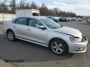 ✅ 2015 Volkswagen Passat S • VIN: 1VWAT7A36FC089445 • Lot: 91998595. Wystawiony na Copart z przebiegiem 139 798 mil. Bezpłatny archiwum sprzedaży aukcyjnych z USA i szczegółowy raport historii pojazdu na DreamBid. Zdjęcie 4.