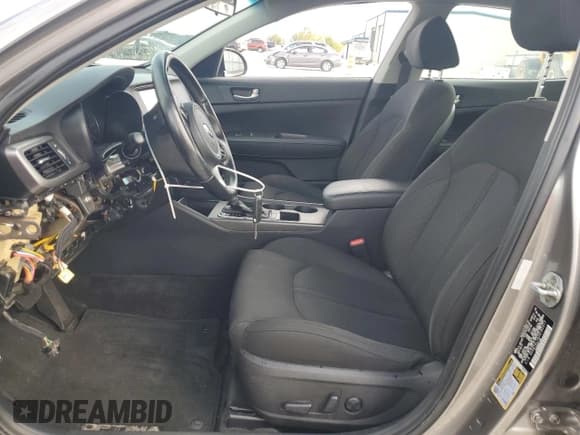 ✅ 2018 Kia Optima LX • VIN: 5XXGT4L16JG185317 • Lot: 84949515. Listed on Copart with 109,670 mi. Free auction sales archive from the USA and detailed vehicle history report at DreamBid. Image 7.