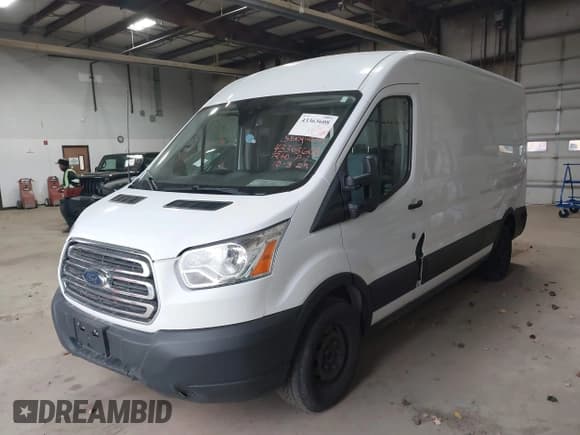 ✅ 2019 Ford Transit • VIN: 1FTBW2CM3KKA10093 • Lot: 43363608. Wystawiony na IAAI z przebiegiem 145 933 mil. Bezpłatny archiwum sprzedaży aukcyjnych z USA i szczegółowy raport historii pojazdu na DreamBid. Zdjęcie 2.
