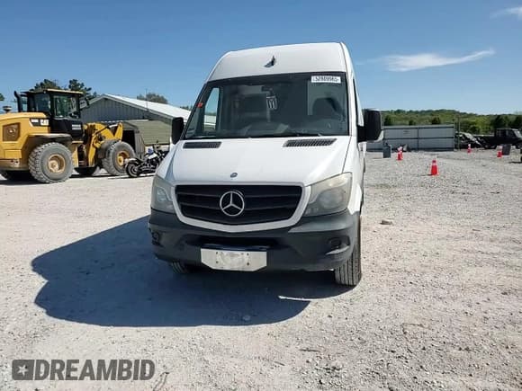 ✅ 2014 Mercedes-Benz Sprinter Cargo • VIN: WD3PE8CC4E5868012 • Лот: 52809965. Опубликован ранее на Copart с пробегом 194 006 миль. Бесплатный доступ к архиву аукционных продаж из США и подробный отчёт об истории автомобиля на DreamBid. Изображение 12.