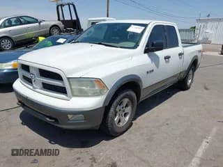 ✅ 2009 Dodge 1500 SLT • VIN: 1D3HB18PX9S780957 • Lot: 42522369. Wystawiony na IAAI z przebiegiem 249 676 mil. Bezpłatny archiwum sprzedaży aukcyjnych z USA i szczegółowy raport historii pojazdu na DreamBid. Zdjęcie 2.