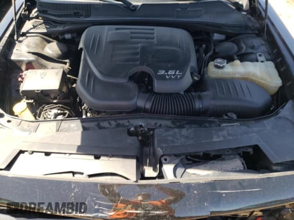 ✅ 2018 Dodge Challenger SXT Plus • VIN: 2C3CDZAG8JH270807 • Lot: 49950254. Wystawiony na Copart z przebiegiem 56 599 mil. Bezpłatny archiwum sprzedaży aukcyjnych z USA i szczegółowy raport historii pojazdu na DreamBid. Zdjęcie 11.