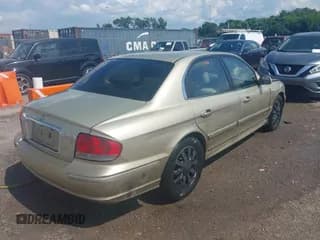 ✅ 2004 Hyundai Sonata GLS • VIN: KMHWF35HX4A913109 • Lot: 42711876. Listed on IAAI with 311,367 mi. Free auction sales archive from the USA and detailed vehicle history report at DreamBid. Image 4.