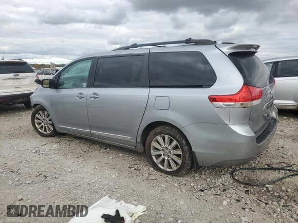 ✅ 2011 Toyota Sienna XLE • VIN: 5TDDK3DC2BS021790 • Лот: 89738505. Опубликован ранее на Copart с пробегом 271 209 миль. Бесплатный доступ к архиву аукционных продаж из США и подробный отчёт об истории автомобиля на DreamBid. Изображение 2.
