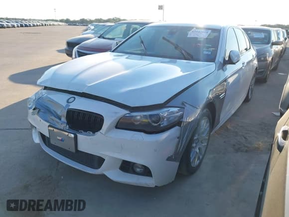 ✅ 2014 BMW 5 Series 535i • VIN: WBA5B1C59ED484177 • Lot: 43442810. Listed on IAAI with 251,950 mi. Free auction sales archive from the USA and detailed vehicle history report at DreamBid. Image 18.