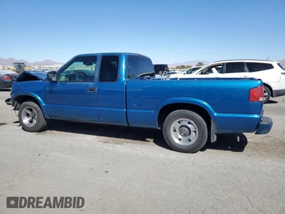 ✅ 2001 GMC Sonoma SLS 1SF • VIN: 1GTCS195618128435 • Lot: 72036804. Listed on Copart with 181,151 mi. Free auction sales archive from the USA and detailed vehicle history report at DreamBid. Image 2.
