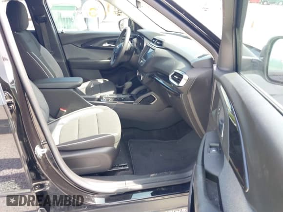 ✅ 2023 Chevrolet TrailBlazer LT • VIN: KL79MPS20PB201315 • Lot: 43052931. Wystawiony na IAAI z przebiegiem 35 882 mil. Bezpłatny archiwum sprzedaży aukcyjnych z USA i szczegółowy raport historii pojazdu na DreamBid. Zdjęcie 5.