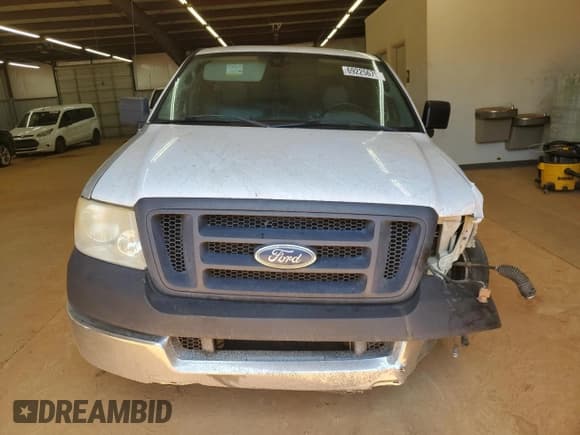 ✅ 2005 Ford F-150 XL • VIN: 1FTRF12W15NB49024 • Lot: 69225675. Wystawiony na Copart z przebiegiem 218 643 mil. Bezpłatny archiwum sprzedaży aukcyjnych z USA i szczegółowy raport historii pojazdu na DreamBid. Zdjęcie 5.