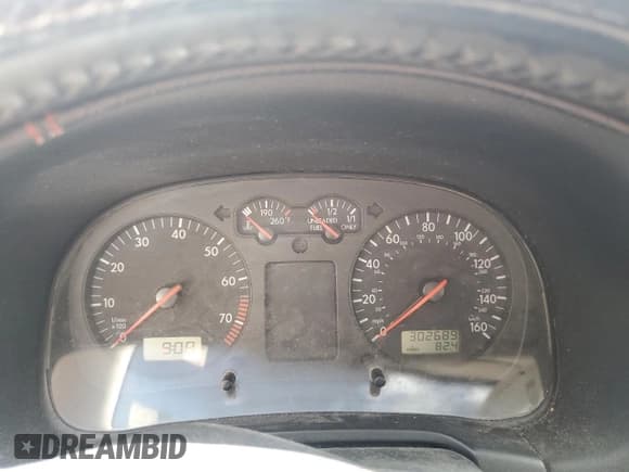 ✅ 2000 Volkswagen Jetta GLS • VIN: 3VWSA29M3YM174433 • Lot: 63374935. Listed on Copart with 302,689 mi. Free auction sales archive from the USA and detailed vehicle history report at DreamBid. Image 9.