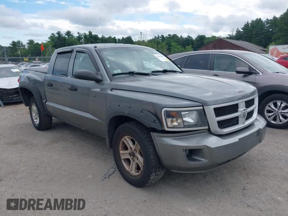 ✅ 2010 Dodge Dakota Bighorn/Lonestar • VIN: 1D7CW3GK7AS221188 • Lot: 42593420. Wystawiony na IAAI z przebiegiem 120 792 mil. Bezpłatny archiwum sprzedaży aukcyjnych z USA i szczegółowy raport historii pojazdu na DreamBid. Zdjęcie 1.
