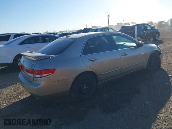 ✅ 2004 Honda Accord EX • VIN: 1HGCM66514A021335 • Lot: 43675947. Listed on IAAI with 157,076 mi. Free auction sales archive from the USA and detailed vehicle history report at DreamBid. Image 4.
