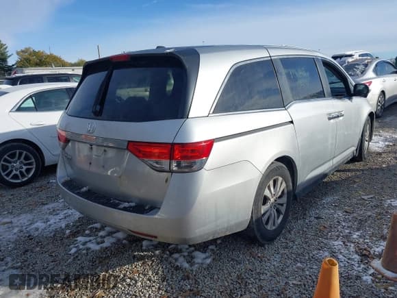 ✅ 2015 Honda Odyssey EX-L • VIN: 5FNRL5H68FB107201 • Lot: 43662391. Wystawiony na IAAI z przebiegiem 155 000 mil. Bezpłatny archiwum sprzedaży aukcyjnych z USA i szczegółowy raport historii pojazdu na DreamBid. Zdjęcie 4.