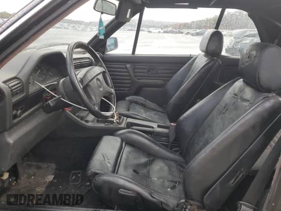 1991 BMW 3 Series с VIN WBABB2315MEC23937, выставлен на аукционе Copart как лот 82837144 с пробегом 155 194 миль миль и Чистый • Clean title. История ставок и продаж доступна на DreamBid. Изображение 7.