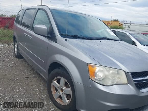 ✅ 2013 Dodge Grand Caravan SXT • VIN: 2C4RDGCG1DR545777 • Лот: 43499504. Опубликован ранее на IAAI с пробегом 174 938 миль. Бесплатный доступ к архиву аукционных продаж из США и подробный отчёт об истории автомобиля на DreamBid. Изображение 1.
