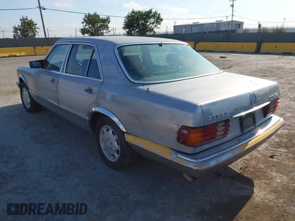 ✅ 1983 Mercedes-Benz 300 SD • VIN: WDBCB20AXDB046570 • Lot: 42762512. Listed on IAAI with 130,784 mi. Free auction sales archive from the USA and detailed vehicle history report at DreamBid. Image 3.