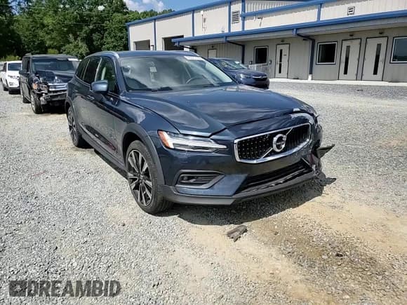 ✅ 2022 Volvo V60 • VIN: YV4102WK0N2091854 • Lot: 66373185. Wystawiony na Copart z przebiegiem 23 962 mil. Bezpłatny archiwum sprzedaży aukcyjnych z USA i szczegółowy raport historii pojazdu na DreamBid. Zdjęcie 13.