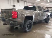 ✅ 2018 Chevrolet Silverado 2500HD High Country • VIN: 1GC1KXEY7JF102223 • Лот: 42759853. Опубликован ранее на IAAI с пробегом 89 061 миль. Бесплатный доступ к архиву аукционных продаж из США и подробный отчёт об истории автомобиля на DreamBid. Изображение 4.
