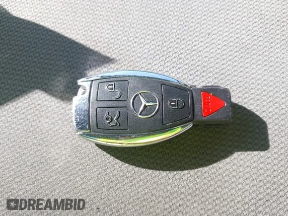 ✅ 2015 Mercedes-Benz E 350 Luxury • VIN: WDDHF8JB6FB141769 • Лот: 41478502. Опубликован ранее на IAAI с пробегом Не указан. Бесплатный доступ к архиву аукционных продаж из США и подробный отчёт об истории автомобиля на DreamBid. Изображение 11.