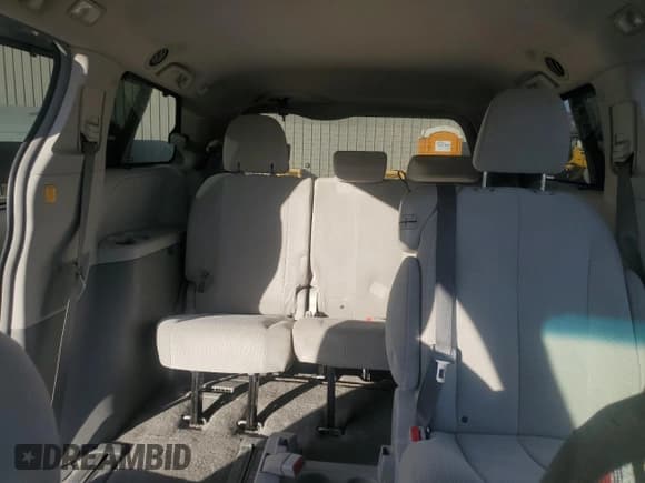 ✅ 2011 Toyota Sienna LE • VIN: 5TDKK3DC6BS019628 • Lot: 89826355. Listed on Copart with 163,889 mi. Free auction sales archive from the USA and detailed vehicle history report at DreamBid. Image 10.