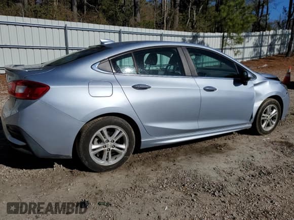 ✅ 2017 Chevrolet Cruze LT • VIN: 1G1BE5SM4H7169702 • Lot: 68022522. Listed on Copart with 76,406 mi. Free auction sales archive from the USA and detailed vehicle history report at DreamBid. Image 3.
