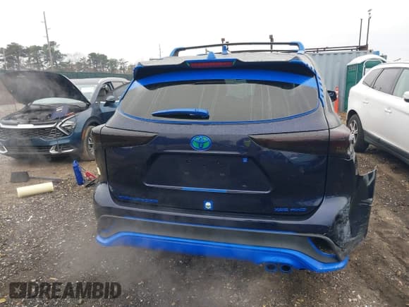 ✅ 2022 Toyota Highlander XSE • VIN: 5TDLZRBH3NS187846 • Lot: 43756162. Listed on IAAI with 21,085 mi. Free auction sales archive from the USA and detailed vehicle history report at DreamBid. Image 16.