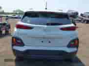 2021 Hyundai Kona SEL z VIN KM8K2CAA9MU615281, wystawiony jako IAAI lot #42403332 z przebiegiem 57 206 mil mil oraz . Historia ofert i sprzedaży dostępna na DreamBid. Obrazek 16.