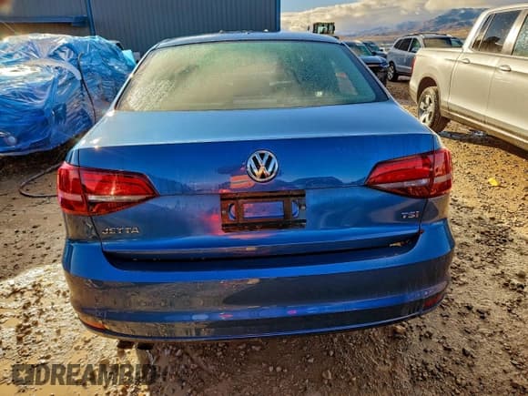 ✅ 2018 Volkswagen Jetta S • VIN: 3VW2B7AJ2JM259667 • Lot: 94276015. Listed on Copart with 73,340 mi. Free auction sales archive from the USA and detailed vehicle history report at DreamBid. Image 6.
