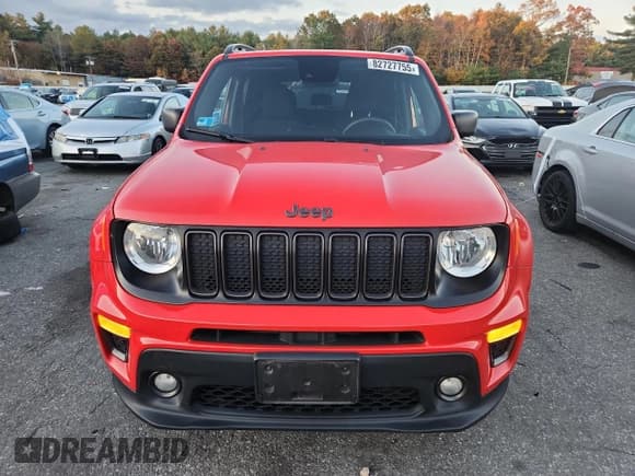 ✅ 2021 Jeep Renegade Latitude • VIN: ZACNJDBB6MPM75898 • Lot: 82727755. Wystawiony na Copart z przebiegiem 71 737 mil. Bezpłatny archiwum sprzedaży aukcyjnych z USA i szczegółowy raport historii pojazdu na DreamBid. Zdjęcie 5.