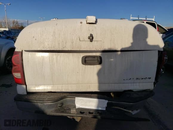 ✅ 2003 Chevrolet Silverado 1500 • VIN: IDCO004199ZZ • Лот: 85870734. Опубликован ранее на Copart с пробегом 289 533 миль. Бесплатный доступ к архиву аукционных продаж из США и подробный отчёт об истории автомобиля на DreamBid. Изображение 6.