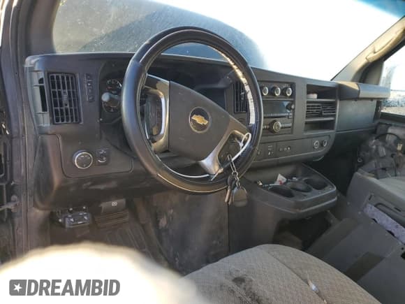 ✅ 2011 Chevrolet Express Cargo • VIN: 1GCZGTCGXB1149008 • Lot: 41650985. Wystawiony na Copart z przebiegiem 236 470 mil. Bezpłatny archiwum sprzedaży aukcyjnych z USA i szczegółowy raport historii pojazdu na DreamBid. Zdjęcie 8.