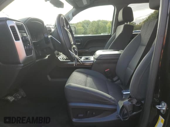 ✅ 2018 GMC Sierra 1500 SLE • VIN: 1GTV2MEC9JZ355336 • Лот: 85823285. Опубликован ранее на Copart с пробегом 83 550 миль. Бесплатный доступ к архиву аукционных продаж из США и подробный отчёт об истории автомобиля на DreamBid. Изображение 7.