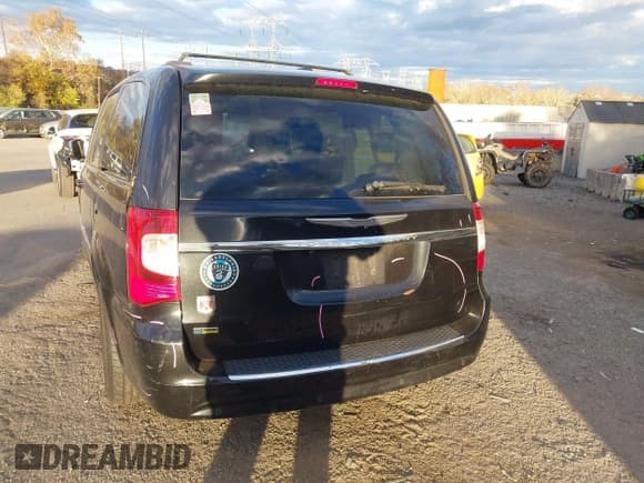 ✅ 2012 Chrysler Town & Country Touring L • VIN: 2C4RC1CG7CR143566 • Лот: 43695204. Опубликован ранее на IAAI с пробегом 231 787 миль. Бесплатный доступ к архиву аукционных продаж из США и подробный отчёт об истории автомобиля на DreamBid. Изображение 12.